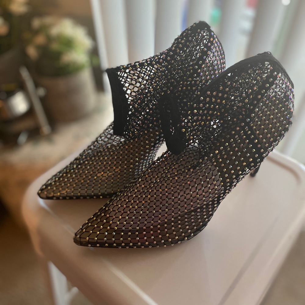 Fishnet Heels - Picture 5 of 7